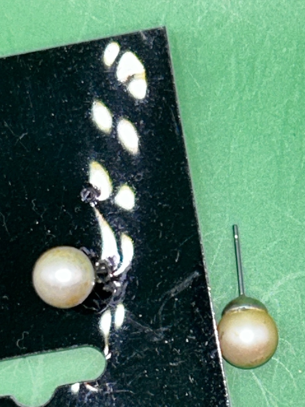 Vintage Classic Pearl Stud Earrings in Cream - Timeless Women's Jewelry